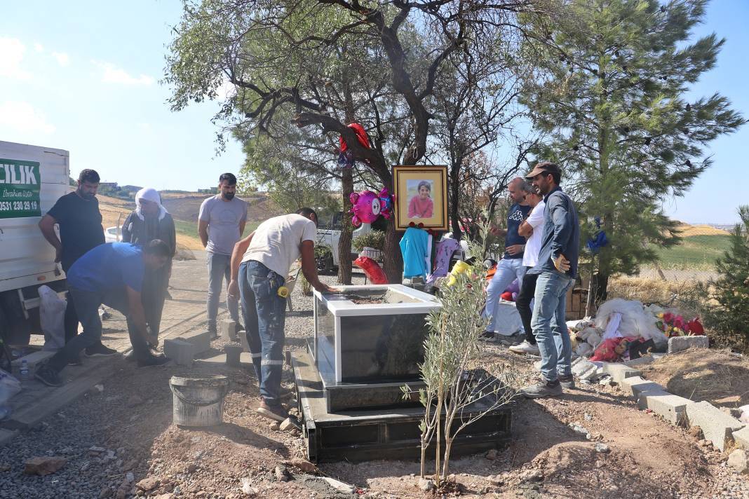 Narin'in mezarı yaptırıldı. Başucuna Türk bayrağı da dikilecek 1